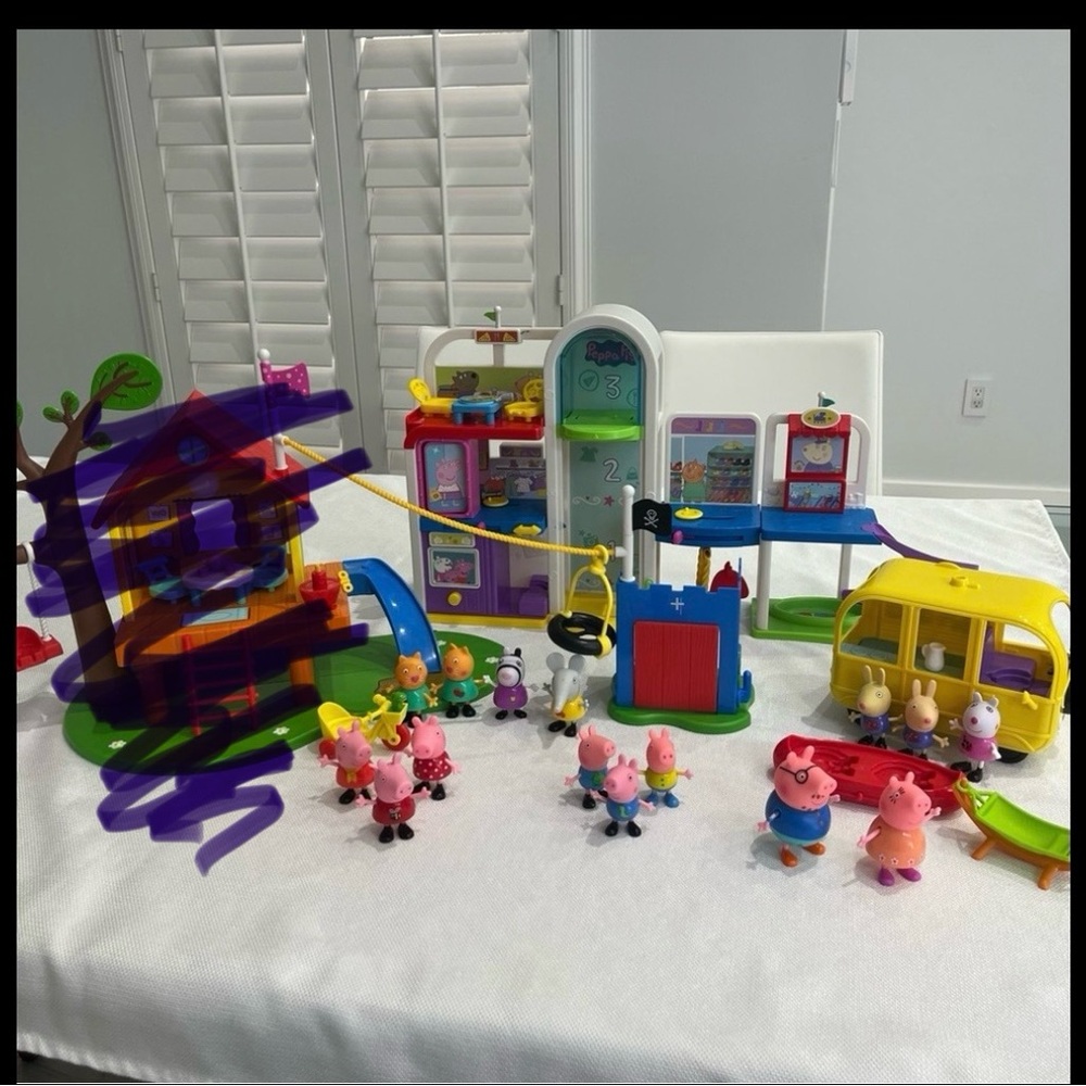 PEPPA PIG - 2 SETS!!! Doesn’t include Tree House anymore!!!!